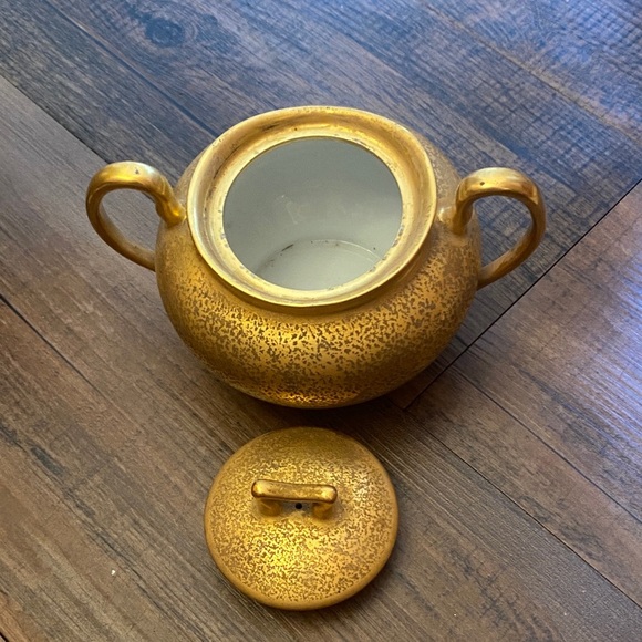 Luxurious Gold Coffee & Tea Set - Picture 3 of 11